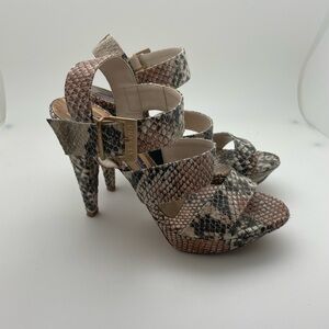 Beautiful Italian Platform Sandals Size 38